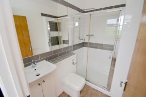 Shower room- click for photo gallery